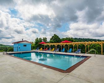 Quality Inn - Mt Vernon - Pool