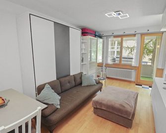 Studio chaleureux avec vue sur les montagnes - Leukerbad - Salon