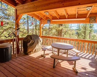 Romantic Mountain Cabin | Near Bryce & Zion - Duck Creek Village - Balcony