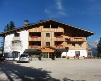 Chalet Frapes - San Martino in Badia/St. Martin in Thurn - Gebouw