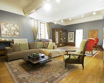 Relax in classic French luxury at the base of the Alps - Saint-Pierre-d'Albigny - Living room