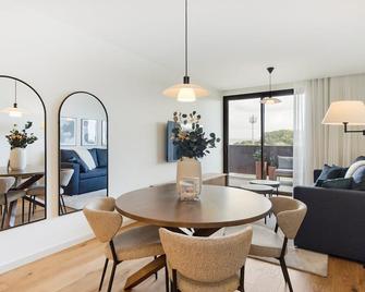 GuestReady - Asaf's Magnolias Retreat - Vila Nova de Gaia - Dining room