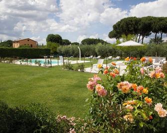 Appartamento in Campagna Vicino a Centro Fiere - Bastia umbra - Piscina