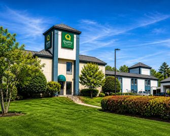 Quality Inn and Suites Clemmons I-40 - Clemmons - Gebäude