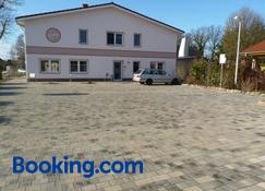 Cafe Und Pension Blohm - Greifswald - Bâtiment