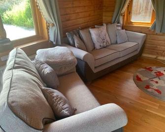 Deveron Valley Cottages - Huntly - Living room