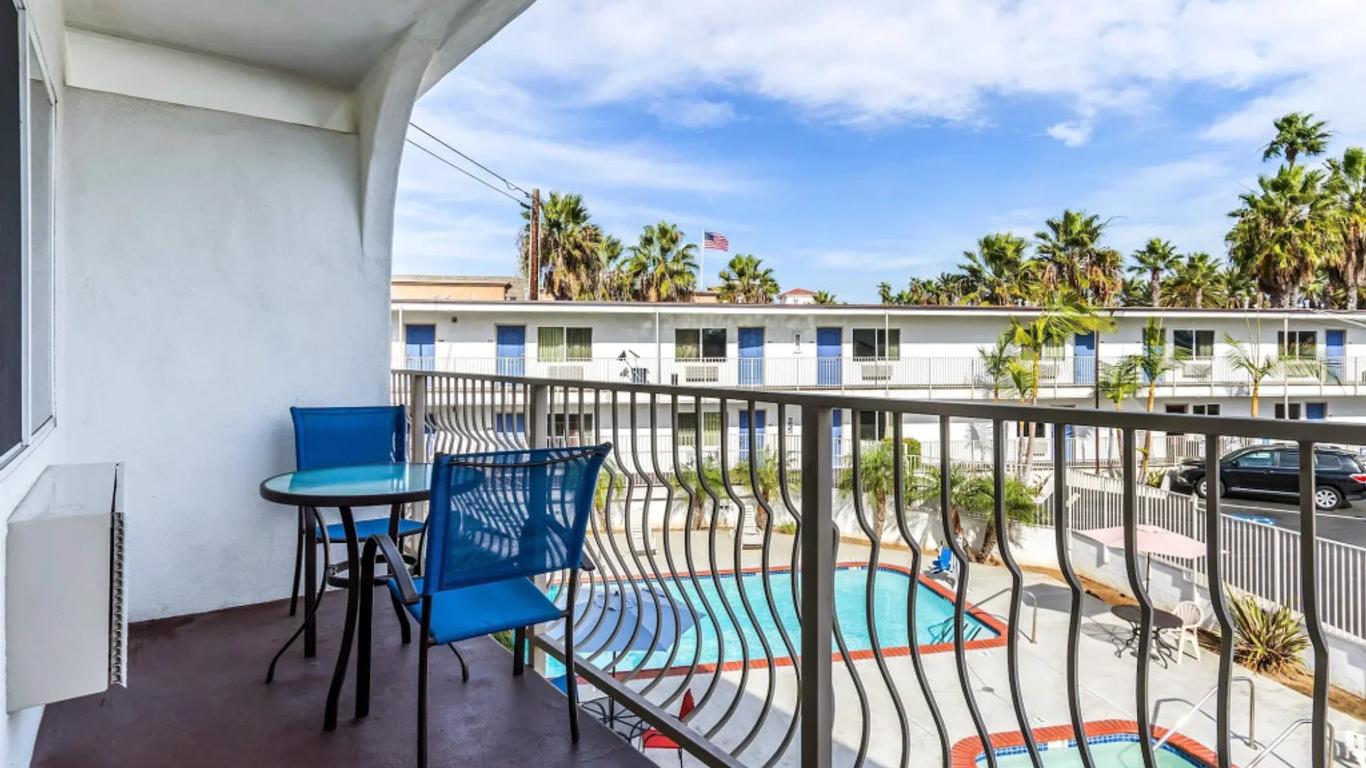 Motel 6 Oceanside Marina