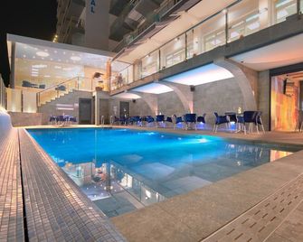 Hotel Internacional - קאללה - בריכה