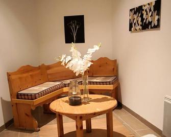 Hotel Espace Montclar - Montclar - Wohnzimmer