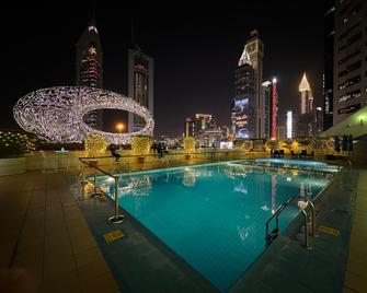 Millennium Plaza Downtown Suites - Dubai - Kolam