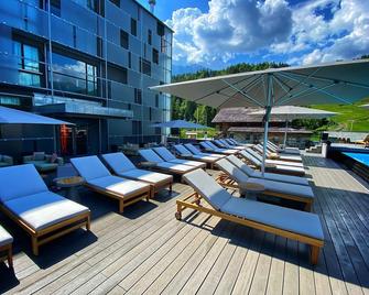 FRANZ ferdinand Mountain Resort Nassfeld - Tröpolach - Patio