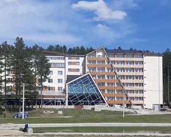 Hotel Borovi Sjenica - Sjenica - Building