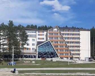 Hotel Borovi Sjenica - Sjenica - Building
