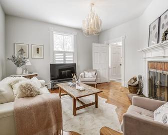 Beautiful Historic Luxury Getaway - Niagara-on-the-Lake - Salon