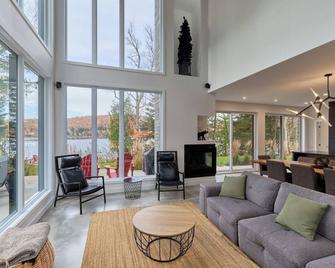 Chalet du Barrage, Trois-Rives - Shawinigan - Living room