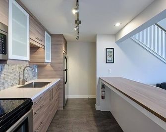 Oceanfront Studio with Loft - amazing views! - Qualicum Beach