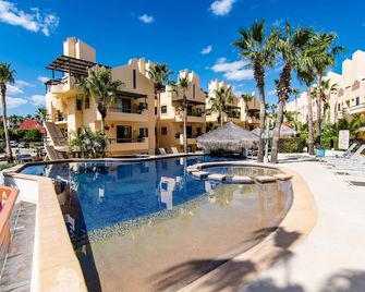 Ground floor Condo, Golf Course, Beach, 3 pools/jacuzzis, Tranquil, Romantic - סן חוסה דל קאבו - בריכה