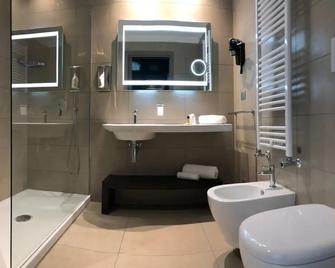Hotel Vespucci - Porto Cesareo - Bathroom