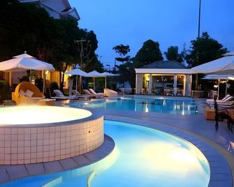 Toki Saigon Resort & Spa - Ciudad Ho Chi Minh - Piscina