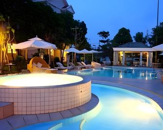 Toki Sai Gon Resort & Spa - Ciudad Ho Chi Minh - Piscina