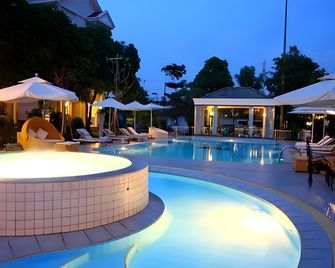 Toki Sai Gon Resort & Spa - הו צ'י מין סיטי - בריכה