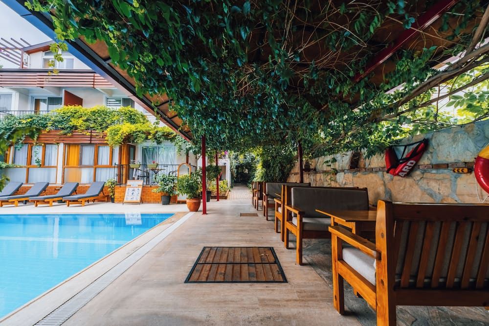 شقق تين الفندقية - فيثي - حوض السباحة