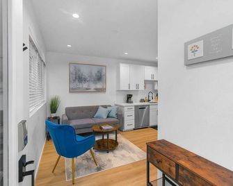 The Cloudbreak Townhome - 88 Walkscore! - Seattle - Salon