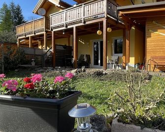 Dreiländerblick, Sauna en tafeltennis en 150 meter van piste - Arnoldstein - Außenansicht