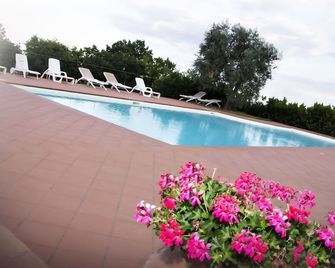 Agriturismo Le Case del Merlo - Milo - Pool