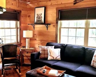 Modern, Private Cabin 20 Minutes From Penn State, Breakfast Items Included - Philipsburg - Sala de estar