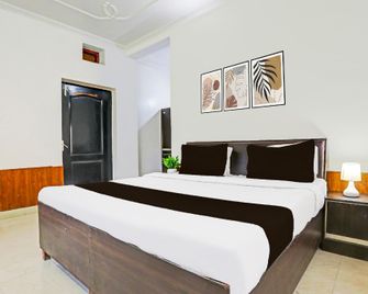 Hotel O Tapovan Near Lakshan Jhula - Rishikesh - Bedroom