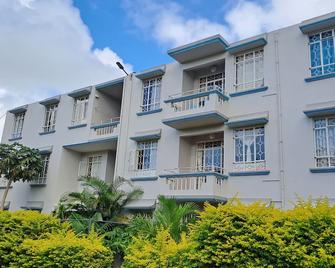 Allamanda Studios and Apartments - Cap Malheureux - Building