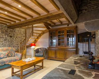 Gite Montaigu-Les-Bois, 3 Bedrooms, 8 Persons - Montaigu-les-Bois - Sala de estar