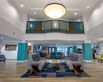 Wingate by Wyndham Lafayette Airport - Lafayette - Resepsjon