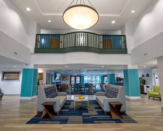 Wingate by Wyndham Lafayette Airport - לאפאייט - לובי