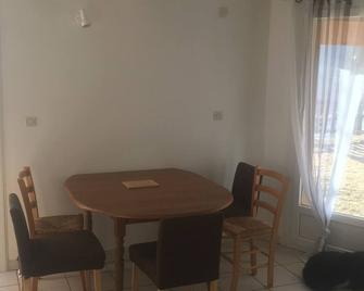 Pleasant house with garden and beautiful view, in the heart of Val d'Allos - Beauvezer - Dining room