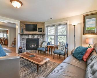 Delightful 2-bedroom Cottage in Hot Springs - Hot Springs - Sala de estar