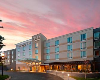 Fairfield Inn & Suites by Marriott Louisville Northeast - Louisville - Building