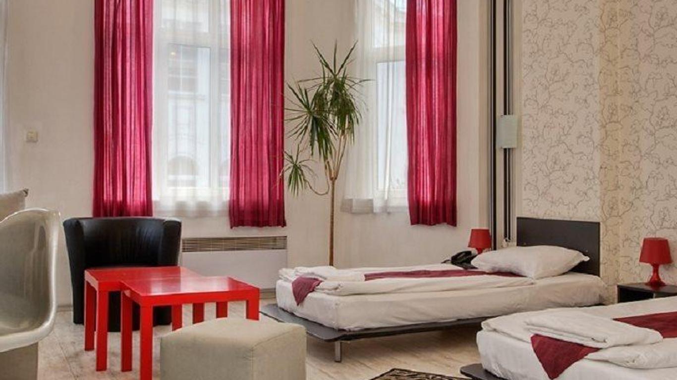 Scotty's Boutique Hotel