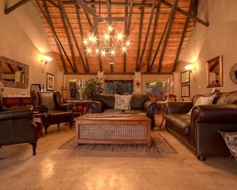 Mvuradona Safari Lodge - Marloth Park - Lounge