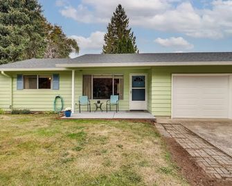 Pet-Friendly Gem With Ping-Pong Table In - Forest Grove - Gebouw