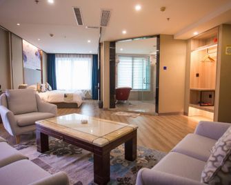 Crowne International Business Hotel - Shiyan - Soggiorno