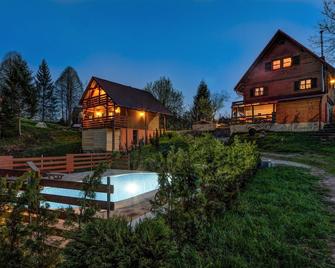 Heated Pool Chalet Zavrh 1 - Brod Moravice - Piscina