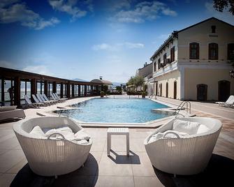 Montania Special Class Hotel - Mudanya - Bazén