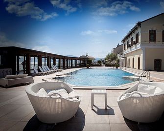 Montania Special Class Hotel - Mudanya - Басейн