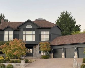 Stunning Former Street Of Dream - Tigard - Building
