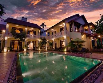 The Muse House - הוי אן - בריכה