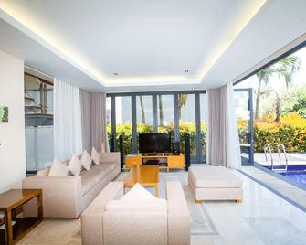 Luxury Beach View Villas - Da Nang - Living room