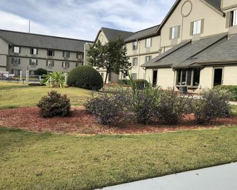 Araamda Inn - Norcross - Outdoor view