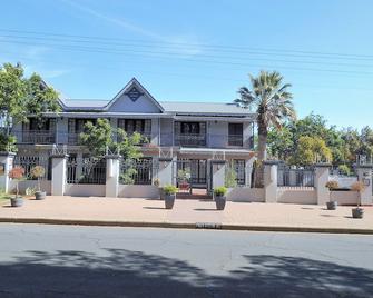 Oakwood Lodge - Bloemfontein